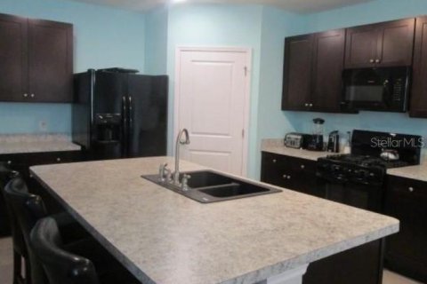 House in Wildwood, Florida 5 bedrooms, 248.42 sq.m. № 1386896 - photo 3