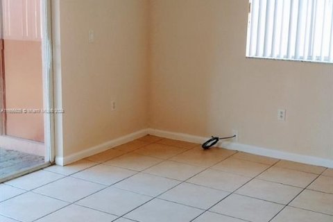 Adosado en alquiler en Miramar, Florida, 3 dormitorios, 132.2 m2 № 1357082 - foto 7