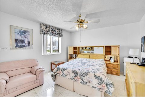 Copropriété à vendre à Sunny Isles Beach, Floride: 2 chambres, 119.84 m2 № 1357034 - photo 23