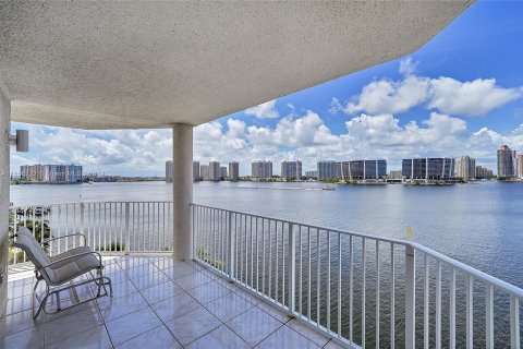 Copropriété à vendre à Sunny Isles Beach, Floride: 2 chambres, 119.84 m2 № 1357034 - photo 3