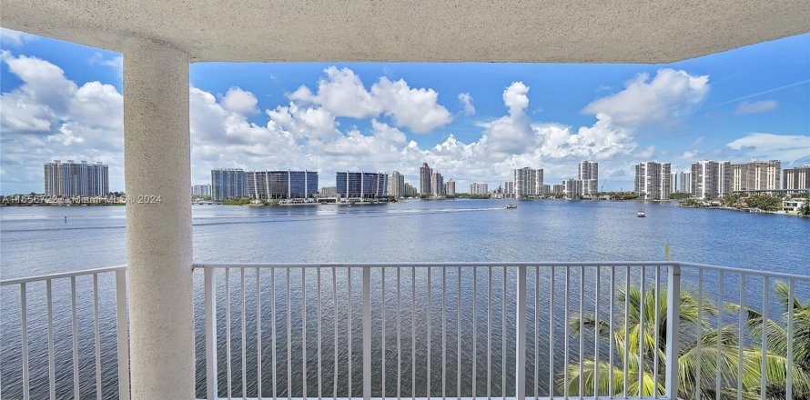 Condo à Sunny Isles Beach, Floride, 2 chambres  № 1357034