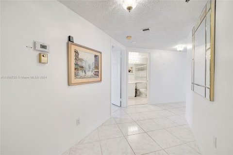 Copropriété à vendre à Sunny Isles Beach, Floride: 2 chambres, 119.84 m2 № 1357034 - photo 15