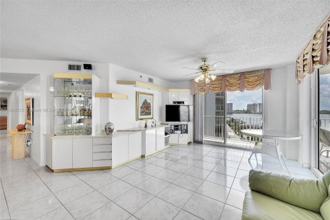 Condominio en venta en Sunny Isles Beach, Florida, 2 dormitorios, 119.84 m2 № 1357034 - foto 7