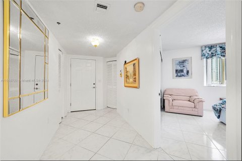 Condominio en venta en Sunny Isles Beach, Florida, 2 dormitorios, 119.84 m2 № 1357034 - foto 21