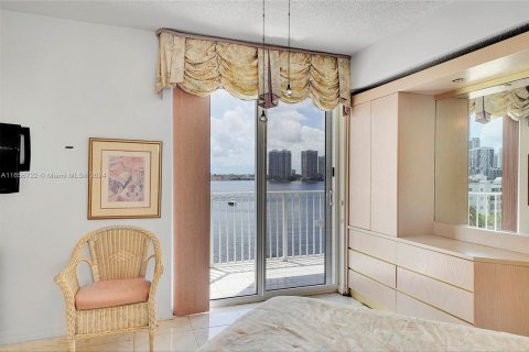 Copropriété à vendre à Sunny Isles Beach, Floride: 2 chambres, 119.84 m2 № 1357034 - photo 19