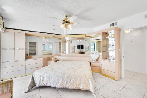 Copropriété à vendre à Sunny Isles Beach, Floride: 2 chambres, 119.84 m2 № 1357034 - photo 18