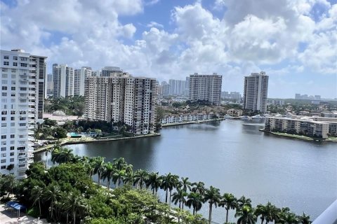 Condo in Aventura, Florida, 2 bedrooms  № 1421885 - photo 11