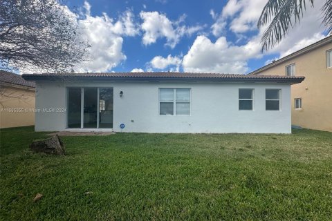 House in Homestead, Florida 4 bedrooms, 181.44 sq.m. № 1421829 - photo 3