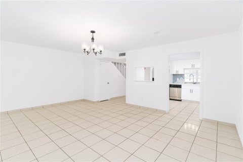 Townhouse in Lauderhill, Florida 3 bedrooms, 147.71 sq.m. № 1170967 - photo 20