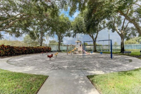 Adosado en venta en West Palm Beach, Florida, 2 dormitorios, 114.83 m2 № 1171028 - foto 2