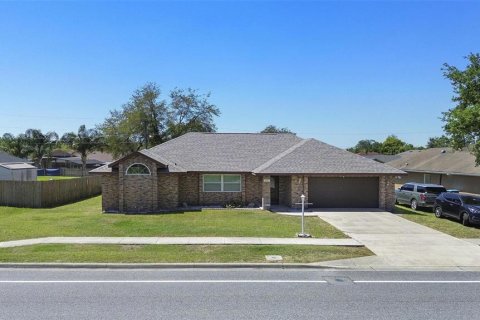 House in Deltona, Florida 3 bedrooms, 190.45 sq.m. № 1388565 - photo 30