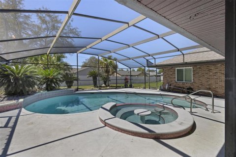 House in Deltona, Florida 3 bedrooms, 190.45 sq.m. № 1388565 - photo 24