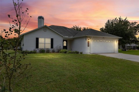 House in Land O' Lakes, Florida 3 bedrooms, 146.79 sq.m. № 1388622 - photo 29