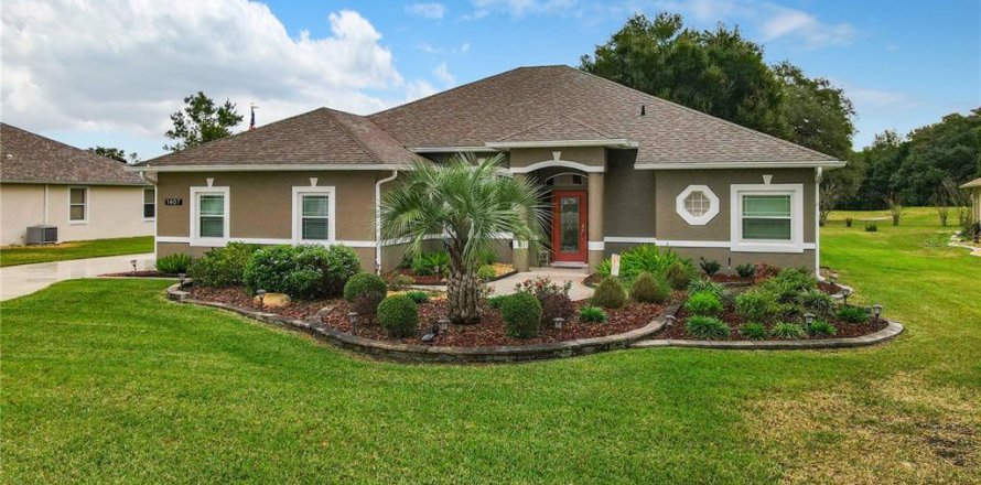 Villa ou maison à Lady Lake, Floride 3 chambres, 169.27 m2 № 1346244