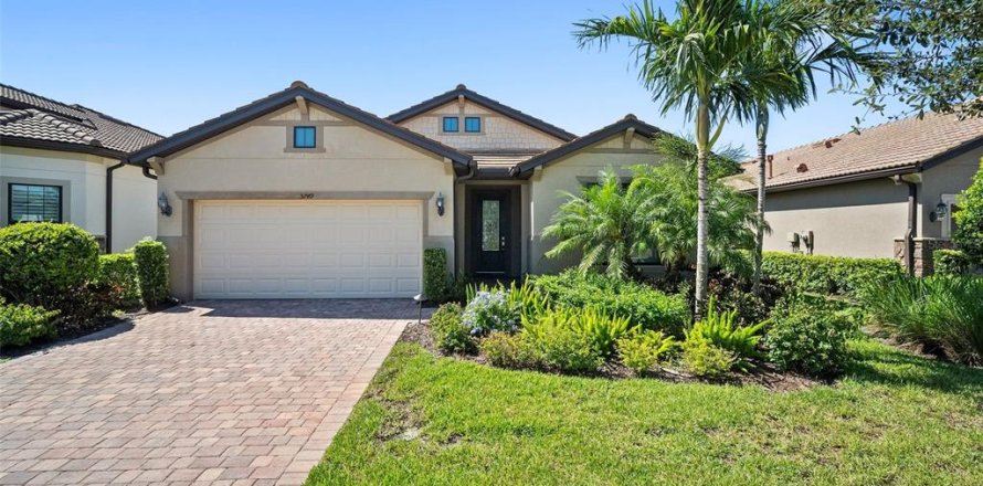 House in Sarasota, Florida 3 bedrooms, 186.55 sq.m. № 1346279