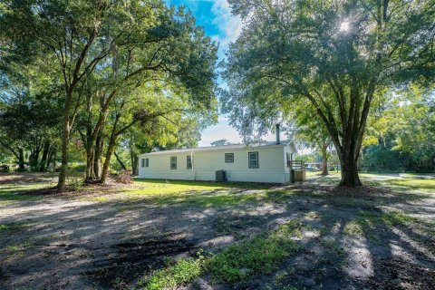 House in Zephyrhills, Florida 5 bedrooms, 159.42 sq.m. № 1346209 - photo 22