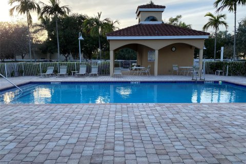 Copropriété à vendre à Dania Beach, Floride: 2 chambres, 106.84 m2 № 930003 - photo 19