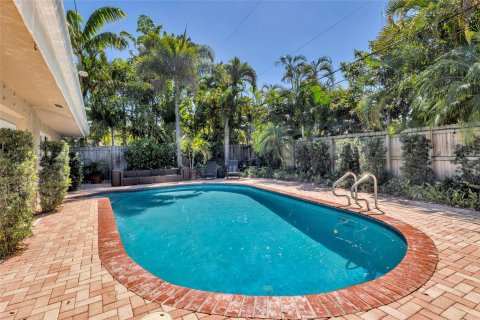 Casa en venta en Fort Lauderdale, Florida, 3 dormitorios, 250.93 m2 № 1103505 - foto 18