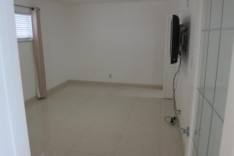 Condominio en venta en Lake Worth, Florida, 1 dormitorio, 83.05 m2 № 1103462 - foto 18