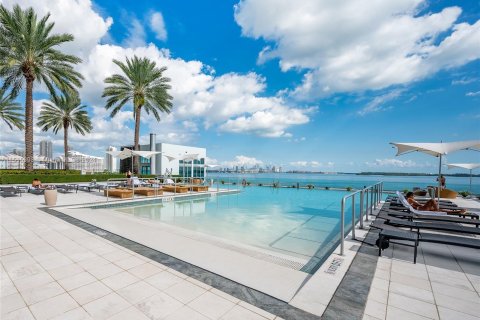 Condominio en venta en Miami, Florida, 1 dormitorio, 105.44 m2 № 951696 - foto 22