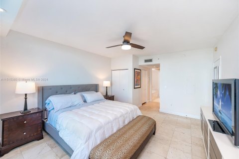 Condominio en venta en Miami, Florida, 1 dormitorio, 105.44 m2 № 951696 - foto 21