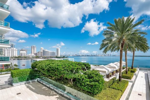 Condominio en venta en Miami, Florida, 1 dormitorio, 105.44 m2 № 951696 - foto 2