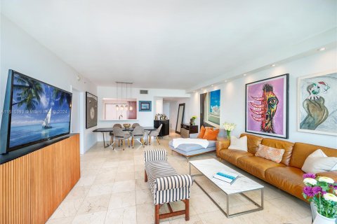 Condominio en venta en Miami, Florida, 1 dormitorio, 105.44 m2 № 951696 - foto 14