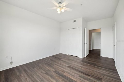 Condo in Orlando, Florida, 2 bedrooms  № 1307248 - photo 16