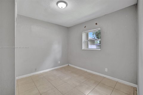 House in Hallandale Beach, Florida 2 bedrooms, 68.38 sq.m. № 1352066 - photo 13