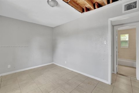 House in Hallandale Beach, Florida 2 bedrooms, 68.38 sq.m. № 1352066 - photo 21