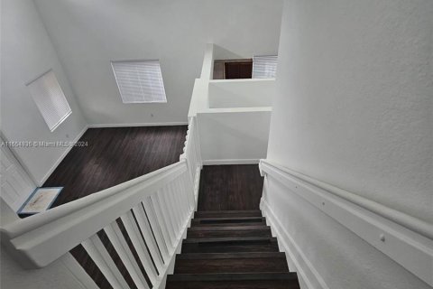 Villa ou maison à louer à Miami Gardens, Floride: 4 chambres, 226.77 m2 № 1352026 - photo 16