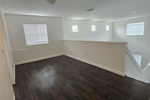 Villa ou maison à louer à Miami Gardens, Floride: 4 chambres, 226.77 m2 № 1352026 - photo 20