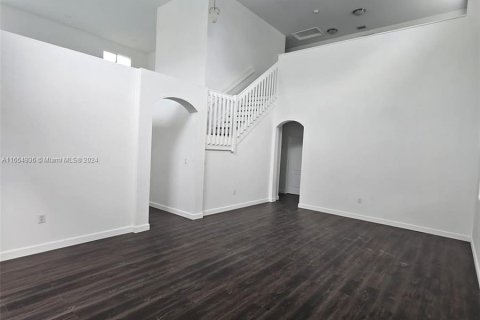 Villa ou maison à louer à Miami Gardens, Floride: 4 chambres, 226.77 m2 № 1352026 - photo 11