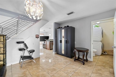 Touwnhouse à vendre à Miami, Floride: 4 chambres, 125.33 m2 № 1345557 - photo 13