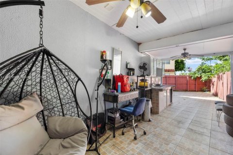 Touwnhouse à vendre à Miami, Floride: 4 chambres, 125.33 m2 № 1345557 - photo 6