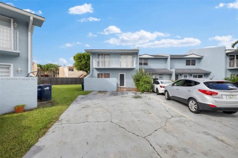 Touwnhouse à vendre à Miami, Floride: 4 chambres, 125.33 m2 № 1345557 - photo 4