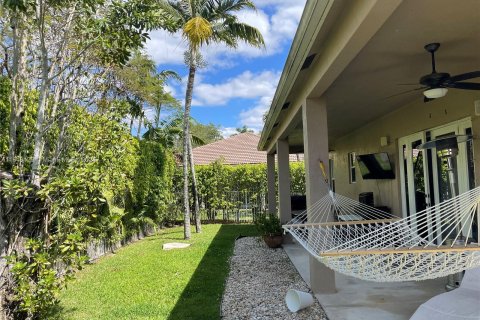 Villa ou maison à louer à Weston, Floride: 4 chambres, 196.49 m2 № 1345560 - photo 12