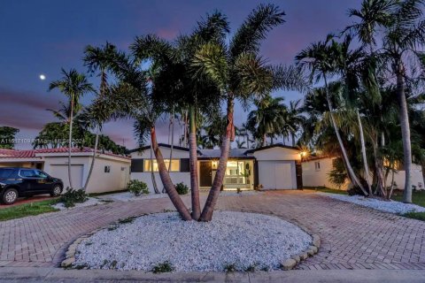 Casa en venta en Hollywood, Florida, 5 dormitorios, 166.3 m2 № 956284 - foto 2
