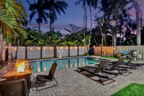 House in Hollywood, Florida 5 bedrooms, 166.3 sq.m. № 956284 - photo 3