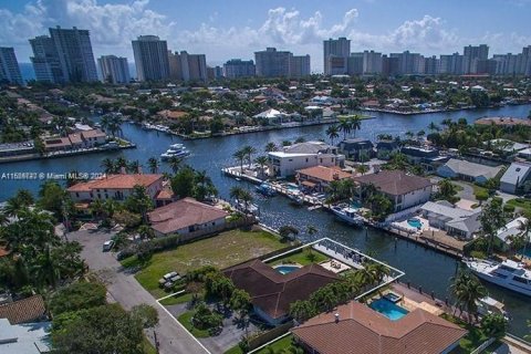 House in Fort Lauderdale, Florida 3 bedrooms, 188.13 sq.m. № 1271923 - photo 8