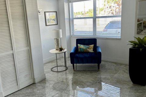 Condominio en venta en Fort Lauderdale, Florida, 1 dormitorio, 63.17 m2 № 1178198 - foto 8