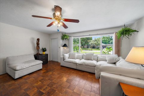 Villa ou maison à vendre à Sarasota, Floride: 3 chambres, 131.36 m2 № 1344068 - photo 6