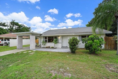 Villa ou maison à vendre à Sarasota, Floride: 3 chambres, 131.36 m2 № 1344068 - photo 1