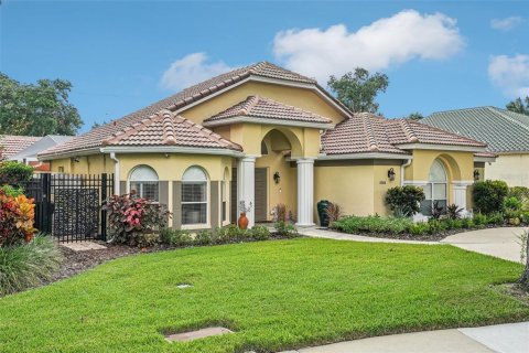 House in Tampa, Florida 4 bedrooms, 225.57 sq.m. № 1343152 - photo 5