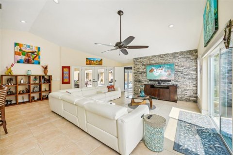 Villa ou maison à vendre à Tampa, Floride: 4 chambres, 225.57 m2 № 1343152 - photo 22