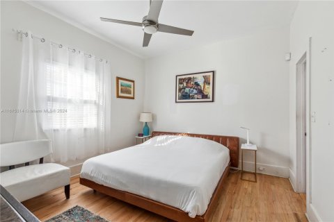 Casa en venta en Miami, Florida, 4 dormitorios, 189.33 m2 № 1399877 - foto 24