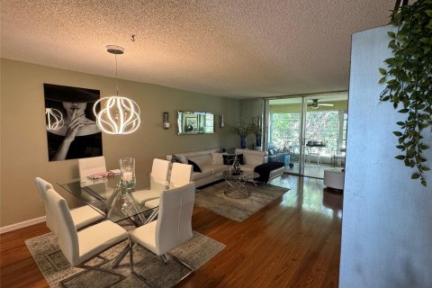 Condo in Margate, Florida, 2 bedrooms  № 1163177 - photo 10