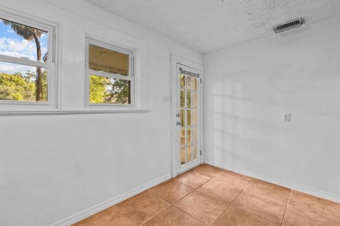 Casa en venta en Tampa, Florida, 2 dormitorios, 83.52 m2 № 1358386 - foto 10