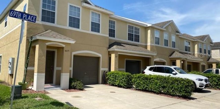 Adosado en Pinellas Park, Florida 3 dormitorios, 131.92 m2 № 1359089