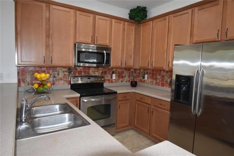 Townhouse in Pinellas Park, Florida 3 bedrooms, 131.92 sq.m. № 1359089 - photo 14